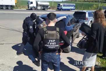 Волонтерів-шахраїв, які зібрали кілька мільйонів гривень, викрили та затримали оперативники Тернополя