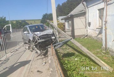 На Тернопільщині двоє водіїв не впоралися з керуванням і потрапили у ДТП