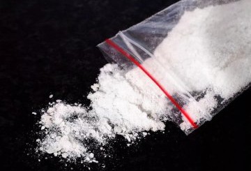 35-річному тернополянину оголосили підозру за збут та зберігання наркотичних речовин