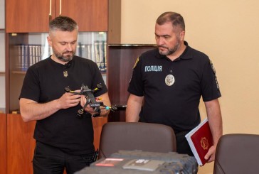 Техніка для Перемоги: благодійники передали працівникам поліції Тернопільщини, які виконують бойові завдання, сучасні дрони
