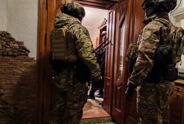 За кордон за злодійською схемою: поліцейські Тернопільщини викрили групу осіб, які допомагали тікати з України військовозобов’язаним