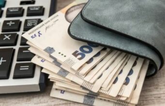 Курс, тарифи та ціни на продукти – що чекає українців у 2025 році