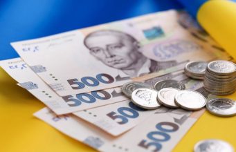 Пенсії, виплати ВПО, субсидії, тарифи: що зміниться з 1 травня