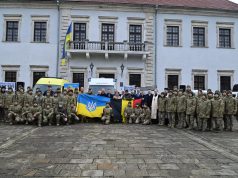 У Збаражі передали на фронт вісім автомобілів від волонтерів із Бельгії