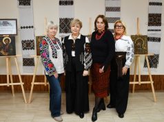 У Тернополі відкрили виставку ікон «Коли зброя мовчить, говорять ікони»