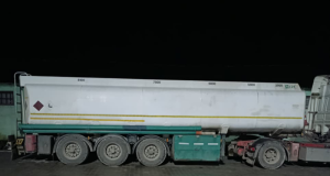 На Тернопільщині працівники поліції викрили водія, який розбавив азотні добрива водою та намагався продати частину краденого товару