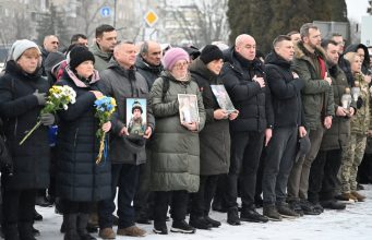 «Світло молитви в темряві війни»: у Тернополі вшанували пам’ять загиблих Героїв