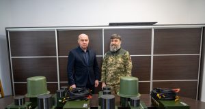 Міський голова Сергій Надал передав для потреб військових два комплекти пристроїв РЕБ