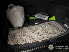 30000 доларів за уникнення відповідальності: поліцейські Тернополя затримали “бізнесмена”, який заробляв на військових