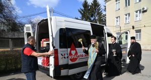 Тернопільський обласний центр служби крові отримав спецавтомобіль для виїзного забору крові