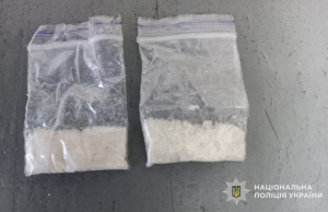 У колонії Чорткова під час перевірки передач виявили речовини, схожі на наркотики