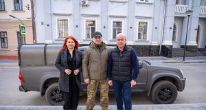 Сергій Надал передав військовим позашляховик для виконання бойових завдань