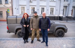 Сергій Надал передав військовим позашляховик для виконання бойових завдань