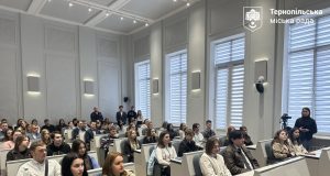 52 учасники розпочали стажування у міській раді Тернополя