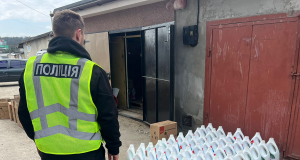 Фальсифікату на понад півтора мільйона гривень: поліцейські Тернопільщини викрили групу, яка налагодила підпільне виробництво підробленого прального порошку