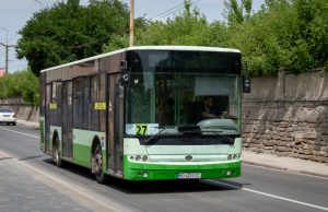 У Тернополі на Великодні свята збільшать кількість транспорту до кладовищ