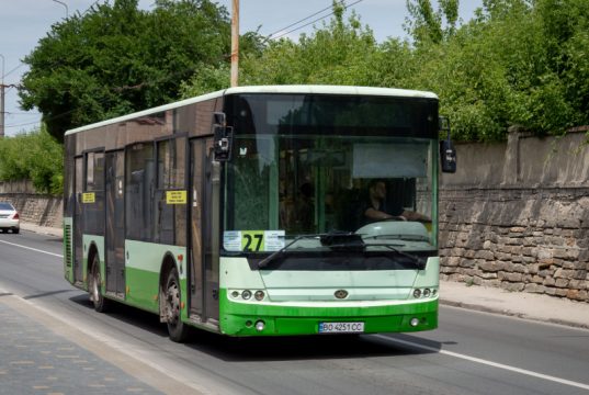У Тернополі на Великодні свята збільшать кількість транспорту до кладовищ