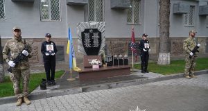 Імена ще двох поліцейських-захисників викарбувано на меморіалі «На щиті у вічність»