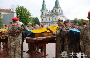 На щиті: Тернопіль попрощався із сімома невідомими захисниками України