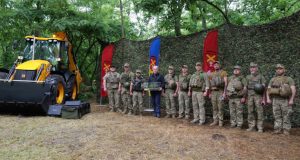 Сергій Надал передав техніку та відзнаки військовослужбовцям 44-ої артилерійської бригади