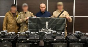 Сергій Надал передав військовим чотири квадрокоптери Autel MAX 4T