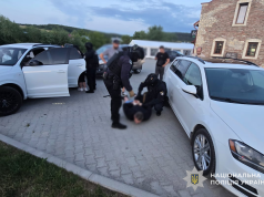 Співробітники міграційної поліції спільно зі слідчими Тернопільщини викрили схему незаконного переправлення військовозобов’язаних через кордон