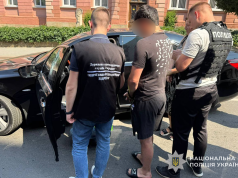 17 тисяч доларів за незаконний перетин кордону: слідчі Тернополя скерували до суду провадження щодо організатора протиправних заробітків