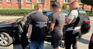 17 тисяч доларів за незаконний перетин кордону: слідчі Тернополя скерували до суду провадження щодо організатора протиправних заробітків