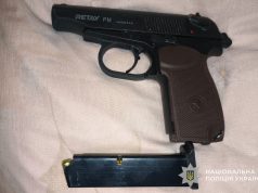 Стріляв із вікна квартири: у Тернополі поліцейські склали протокол на нетверезого чоловіка