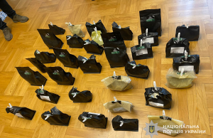 Родинний наркобізнес з продажу кратому: слідчі поліції Тернопільщини завершили розслідування та скерували провадження до суду