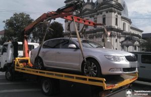 3702 постанови і 49 евакуйованих авто: результати роботи інспекторів з паркування у Тернополі за вересень